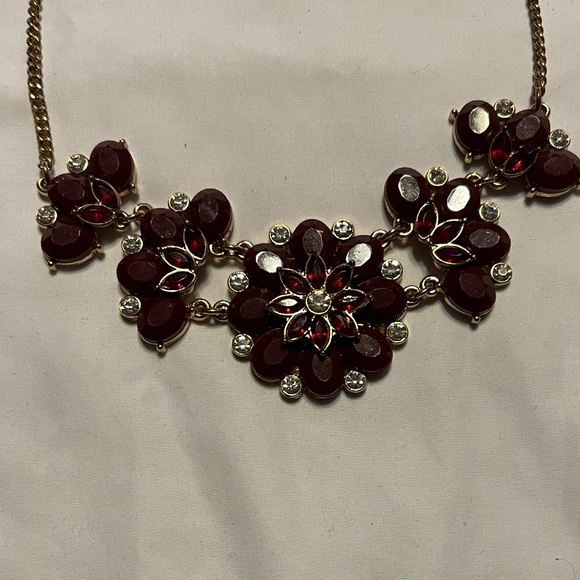 Elegant Vintage Rhinestone Floral Necklace with Red Stones and Gold Accent. - Picture 2 of 2